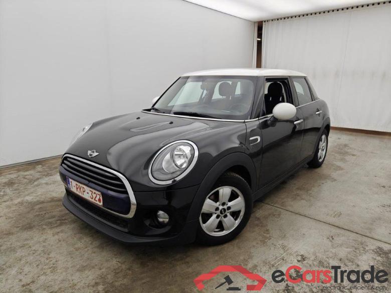 Mini Mini 5 door Cooper D (85 kW) 5d #1