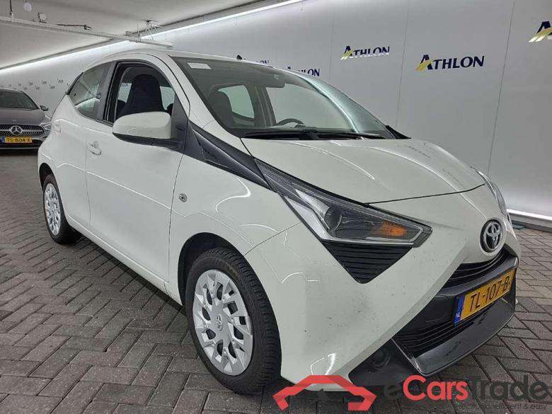 TOYOTA Aygo 1.0 VVT-i x-play 5D 53kW #1
