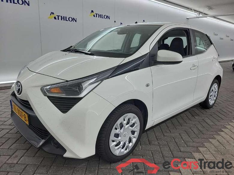 TOYOTA Aygo 1.0 VVT-i x-play 5D 53kW #2