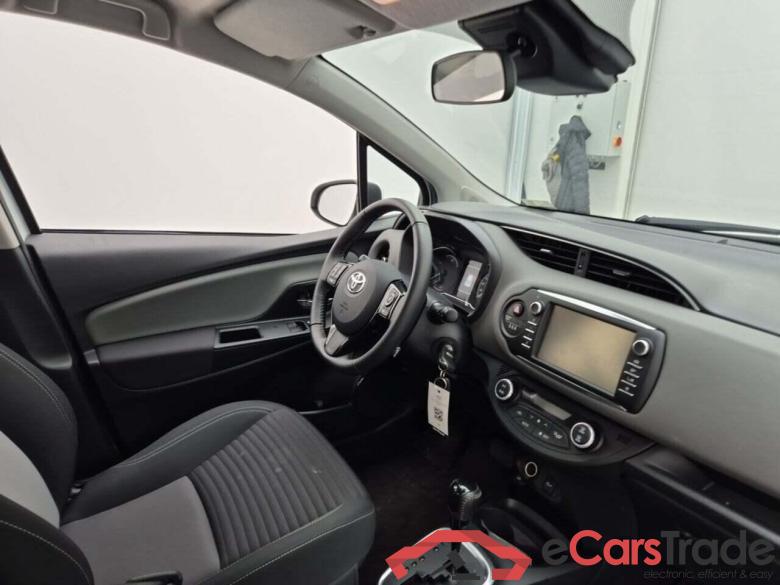 TOYOTA Yaris 1.5 Hybrid Active CVT #3