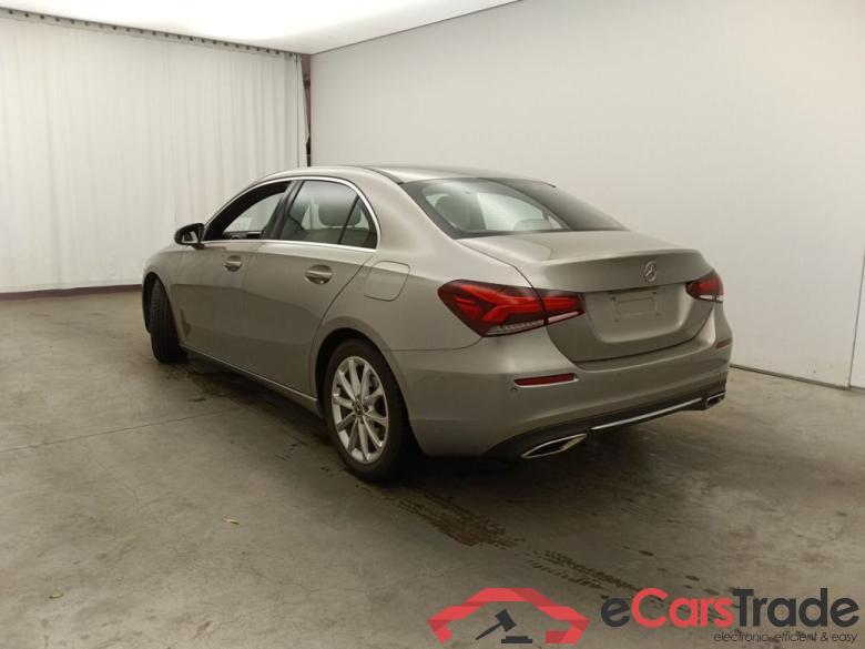 Mercedes-Benz A-Klasse Limousine A 180 d DCT Launch Edition 4d #3