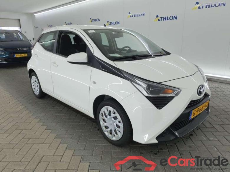 TOYOTA Aygo 1.0 VVT-i x-play 5D 53kW #2