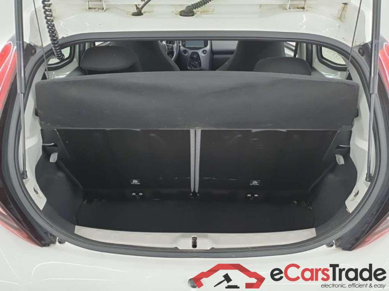 TOYOTA Aygo 1.0 VVT-i x-play 5D 53kW #5