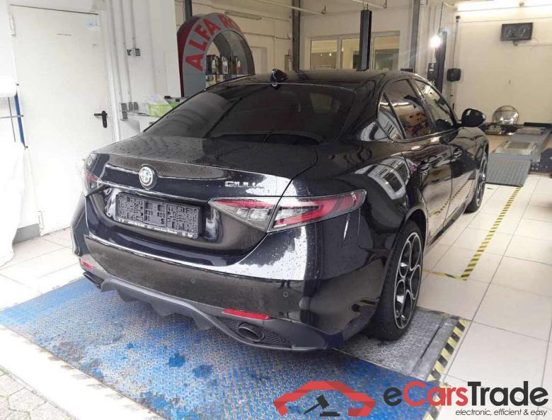 Alfa_romeo Competizione Q4 Giulia 2.0 Turbo 16V AT8-Q4 Veloce #4