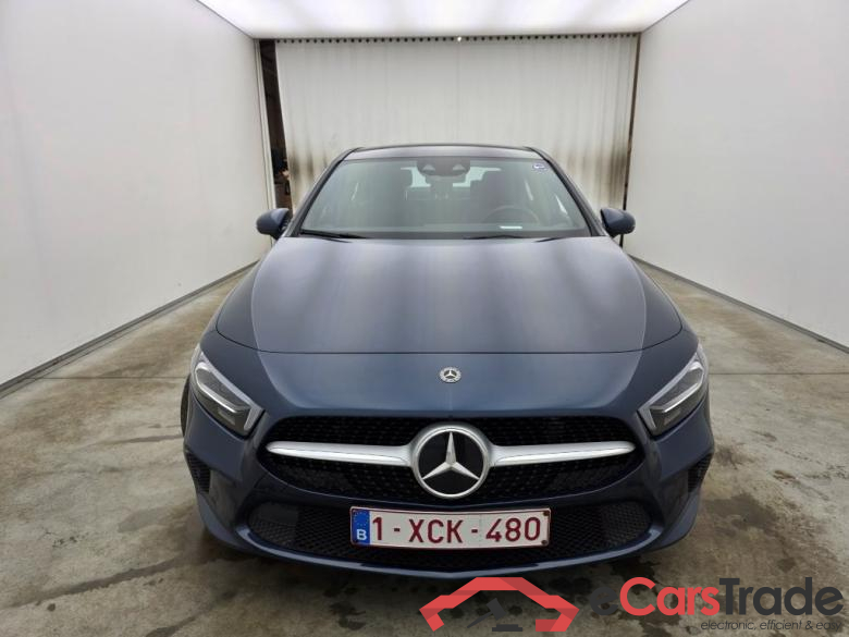 Mercedes-Benz A-Klasse Limousine A 200 Launch Edition Aut. 4d
