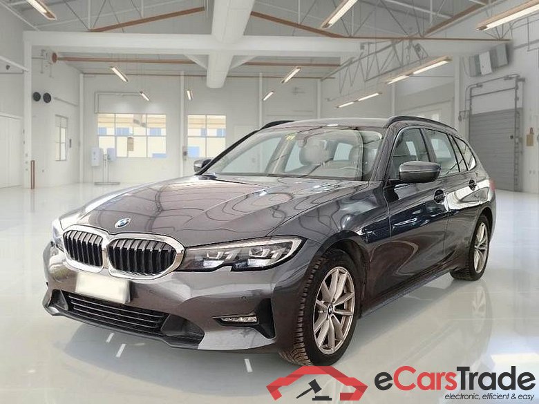 BMW 150 BMW SERIE 3 / 2018 / 5P / STATION WAGON 320D XDRIVE 48V BUS.ADV. TOURING AUT