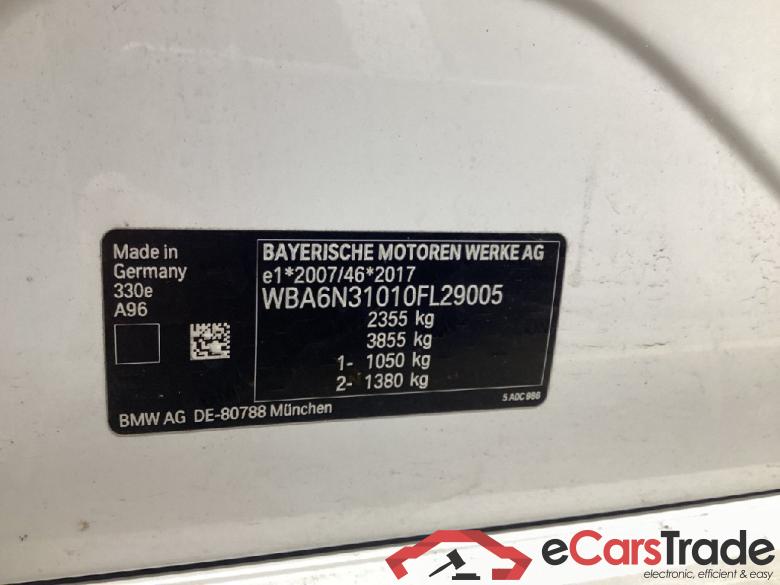 BMW 3-Serie Touring ´18 Baureihe 3 Touring 330 e Advantage 2.0 185KW AT8 E6d #1