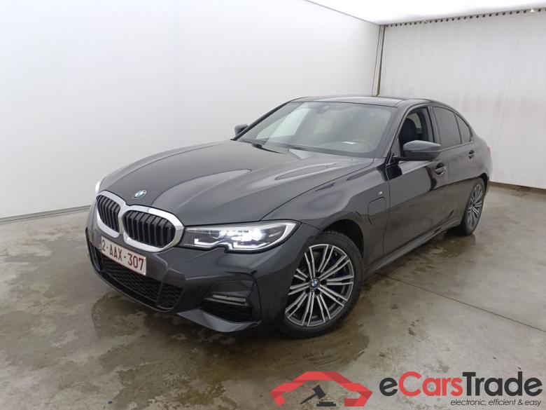 BMW 3 Reeks Berline 330e (215 kW) 4d #4