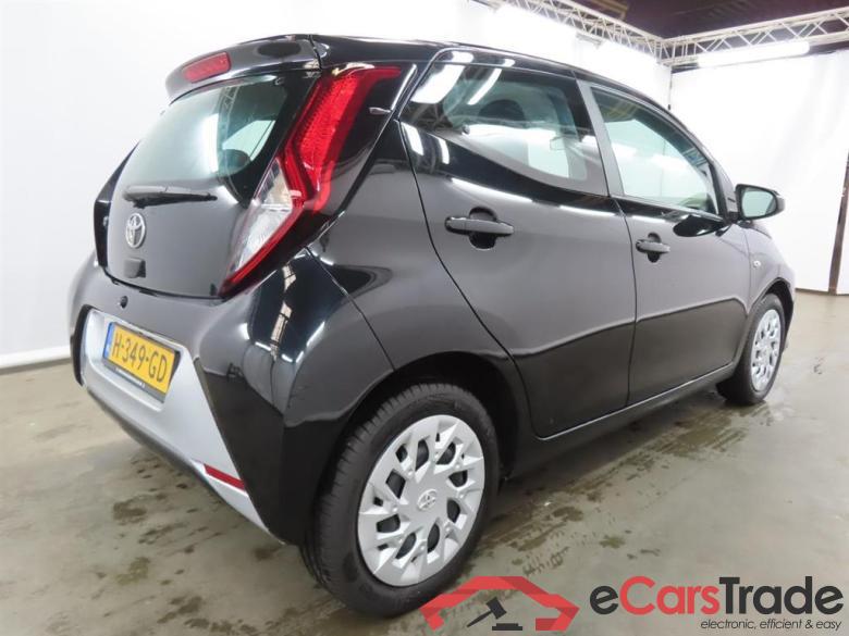TOYOTA Aygo 1.0 VVT-i x-play #2