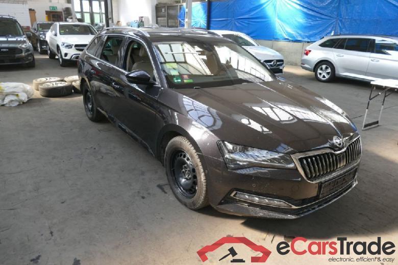 Skoda Superb Wagon ´15 Superb Combi Premium Edition 2.0 TDI 140KW AT7 E6 #2