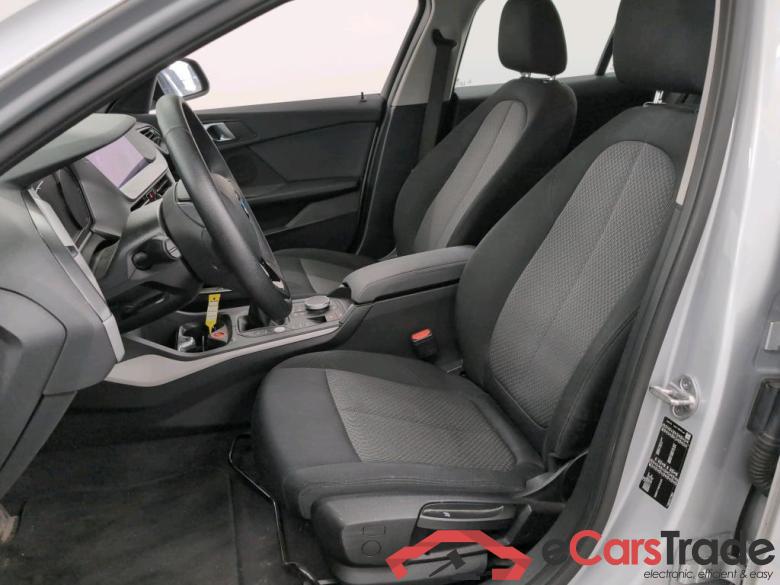 BMW 1 SERIES HATCH 1.5 116D (85KW) Model Advantage Business Storage #5