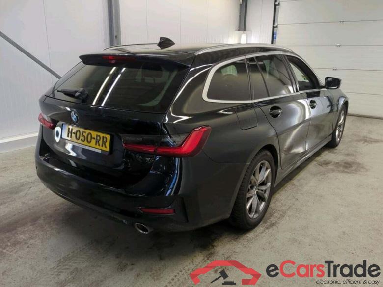 BMW 3-serie Touring 320i Executive Ed. #2