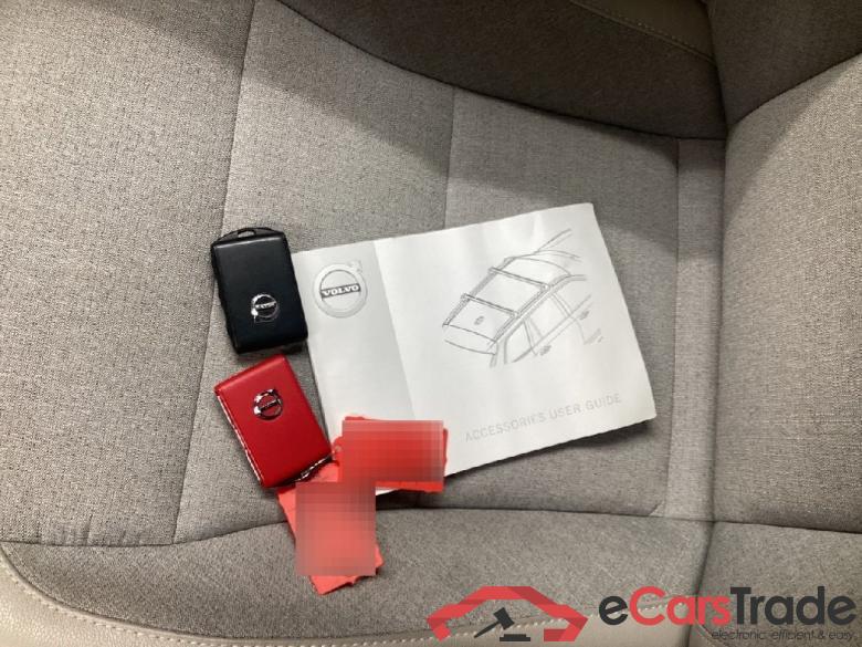 Volvo XC40 ´17 XC40 Momentum Pro AWD 2.0 D4 140KW AT8 E6dT #5