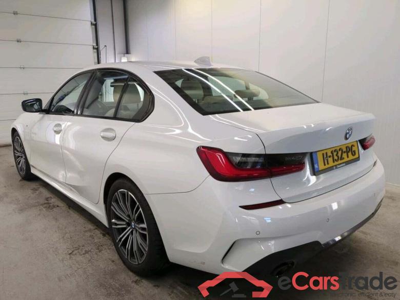 BMW 3-serie 320i High Exe. Ed. #4