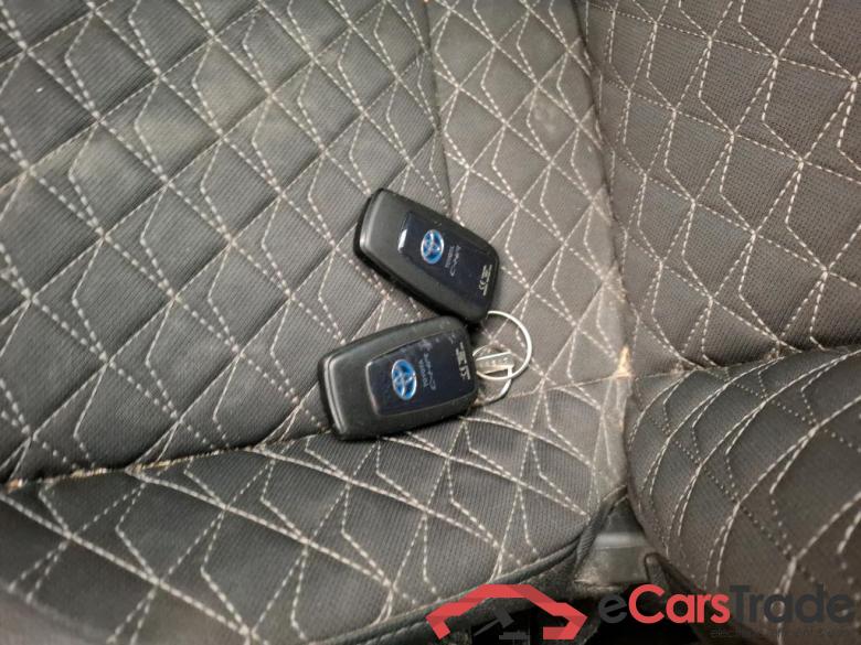 Toyota 1.8 HYBRIDE 122 DISTINCTIVE TOYOTA C-HR / 2016 / 5P / SUV 1.8 HYBRIDE 122 DISTINCTIVE #6