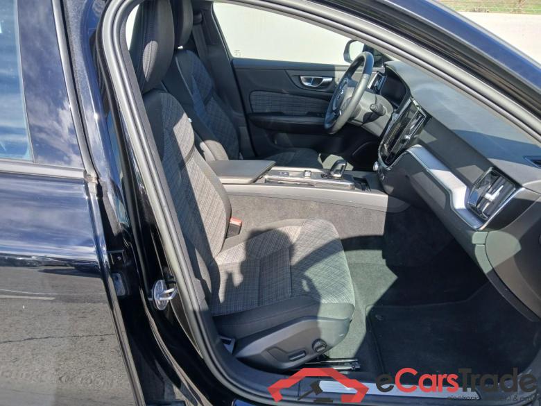 Volvo Campaña VCR 28 meses  2.0 B4 (D) Essential Auto VOLVO V60 / 2018 / 5P / familiar  2.0 B4 (D) Essential Auto #6