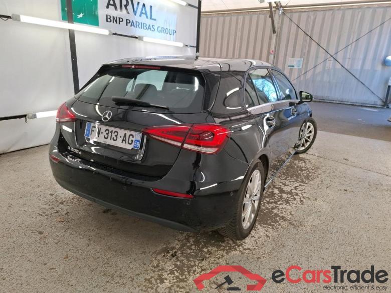 Mercedes A 200 d Business Line 8G-DCT MERCEDES-BENZ Classe A Compact / 2018 / 5P / Berline A 200 d Business Line 8G-DCT #3