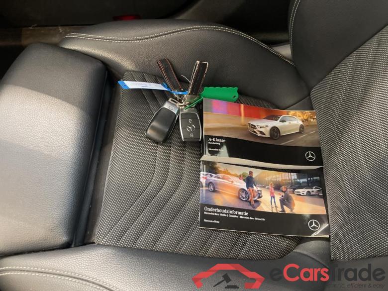 Mercedes A-Class '18 Mercedes-Benz A-Klasse 180 7G-DCT Business Solution Plus 5d #4