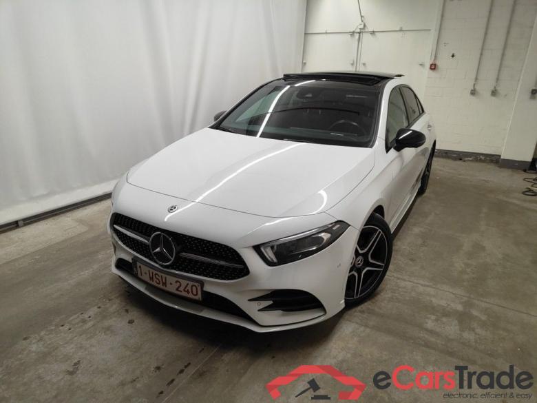 Mercedes-Benz A-Klasse Limousine A 180 d DCT Launch Edition 4d #1