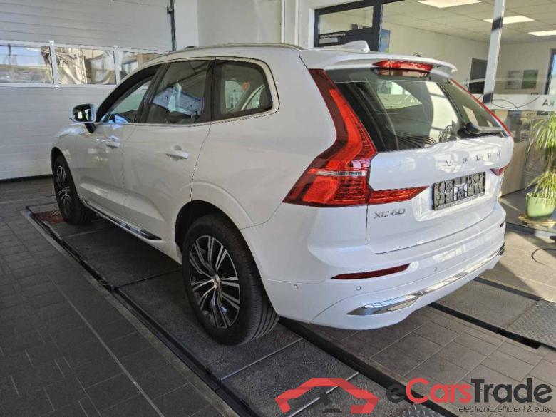 Volvo XC60 (03.2017->) DE - SUV5 B5 (Benzin) 2WD EU6d, Inscription Mild-Hybrid (EURO 6d), (Facelift) 2021 - 2022 #4