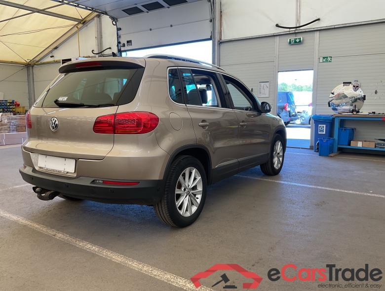 VOLKSWAGEN Tiguan Tiguan Sport & Style 2.0 TDI BlueMotion Technology 81 kW (110 ch) 6 vitesses manuel #2