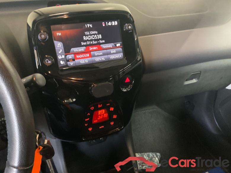 PEUGEOT 108 1.0 e-VTi Allure #5