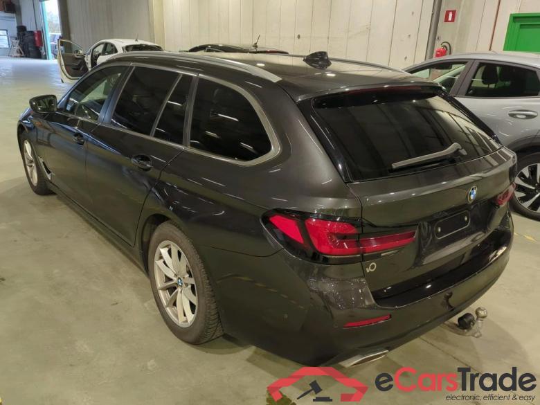 BMW 5 SERIES TOURING 2.0 520D 120KW TOURING AUTO Parking Assistant Driving Assistant Business #3