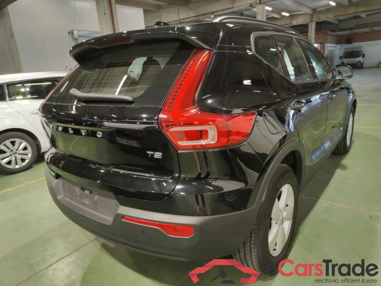 VOLVO XC40 1.5 T2 MOMENTUM CORE #4