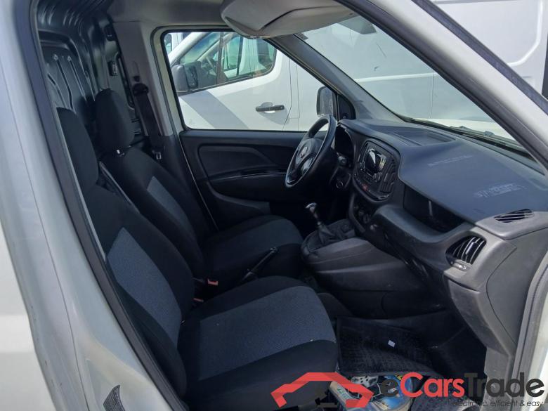 Fiat Cargo Base 1.3 Multijet 70kW (95CV) FIAT Doblò Cargo/2015/3P/furgón derivado de turismo Cargo Base 1.3 Multijet 70kW (95CV) #6