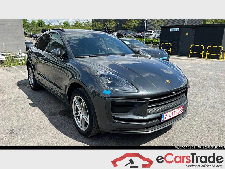 PORSCHE Macan Macan (MY23) #2