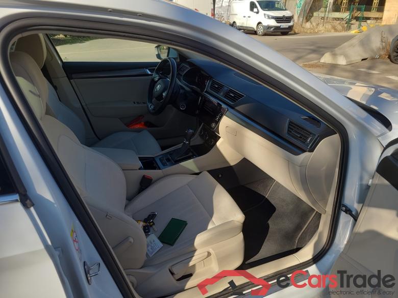 Skoda  Superb (3V3)(2015) Superb 2.0TSI 206 Style 4x4 AT #6