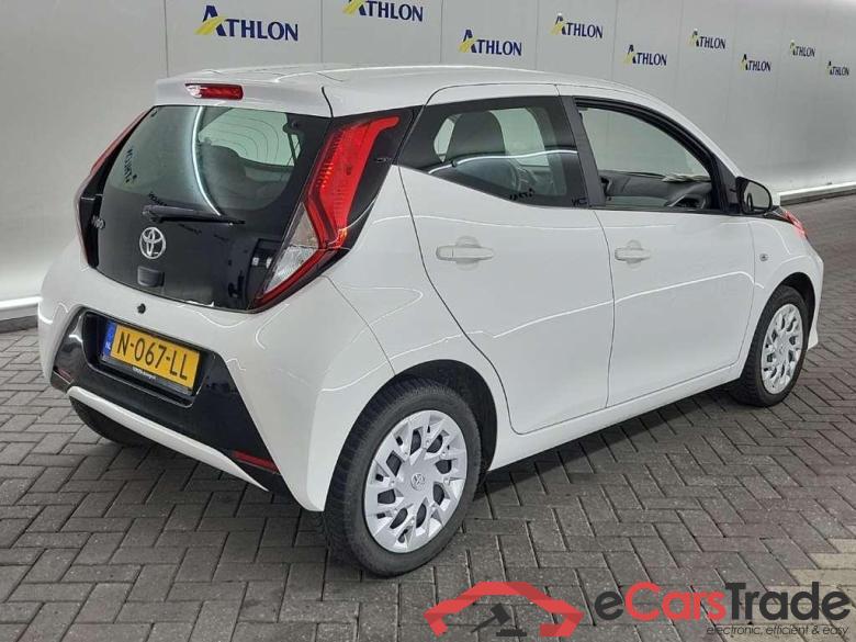 TOYOTA Aygo 1.0 VVT-i x-play 5D 53kW #3
