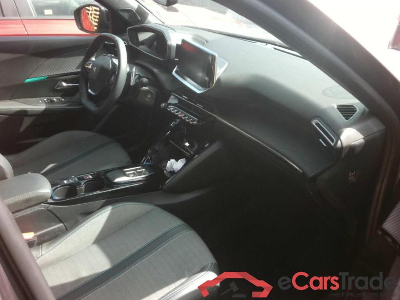 PEUGEOT 2008 Allure Pack 130 S&S EAT8 PureTech #2