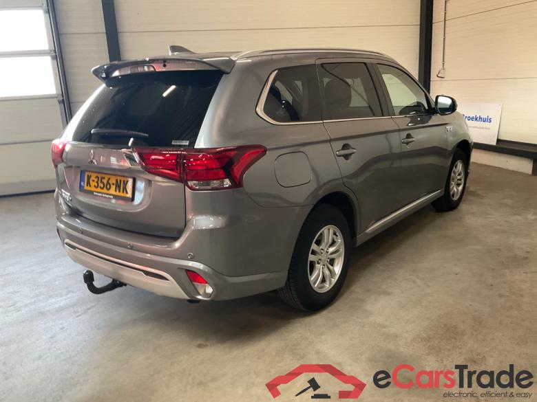 MITSUBISHI OUTLANDER 2.4 PHEV Pure #3