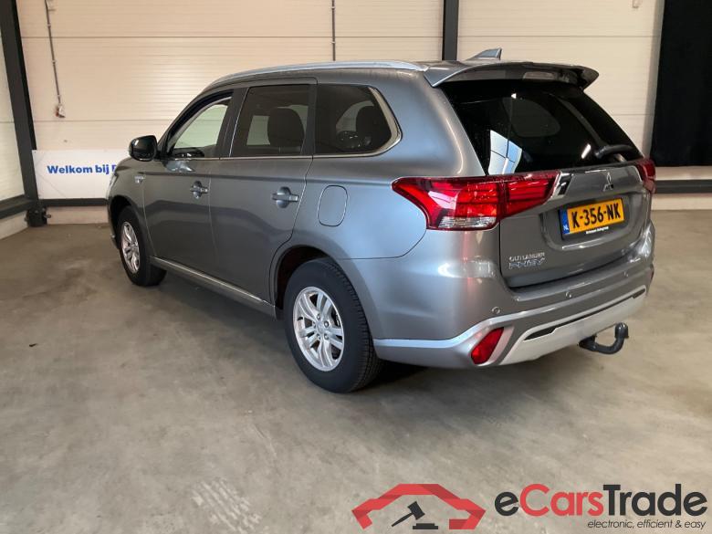 MITSUBISHI OUTLANDER 2.4 PHEV Pure #4