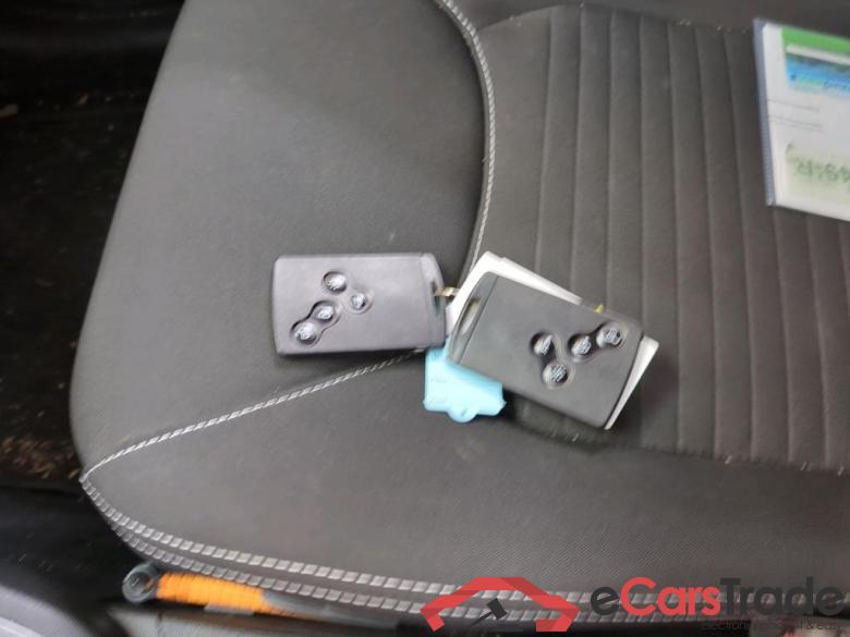 RENAULT CLIO 66 kW #6