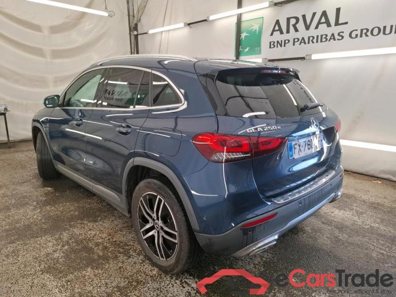 Mercedes 1.3 GLA 250 e BUSINESS LINE DCT MERCEDES-BENZ GLA / 2020 / 5P / SUV 1.3 GLA 250 e BUSINESS LINE DCT #2