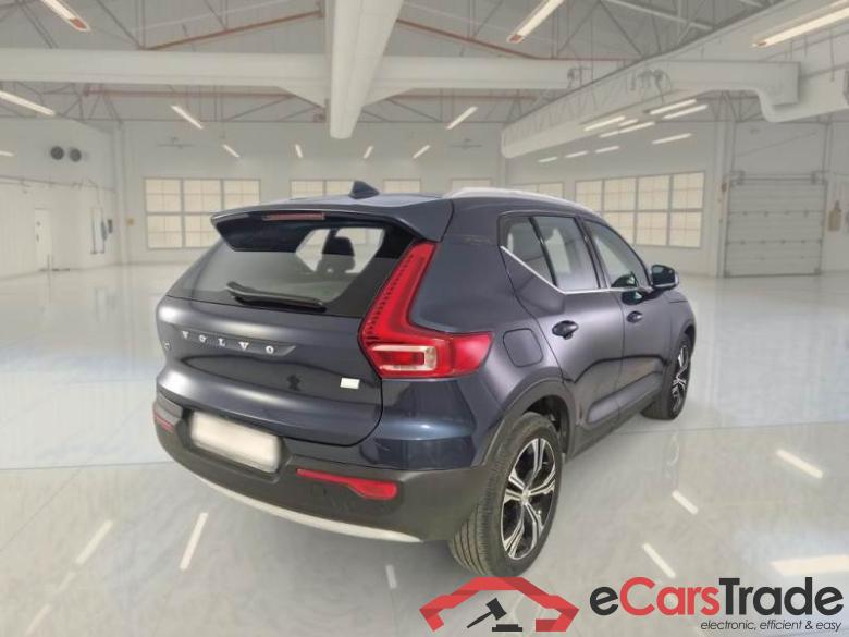 Volvo 228 VOLVO XC40 / 2017 / 5P / SUV T5 PLUG-IN HYBRID AUTO RECH INSCRIP EXPR #2