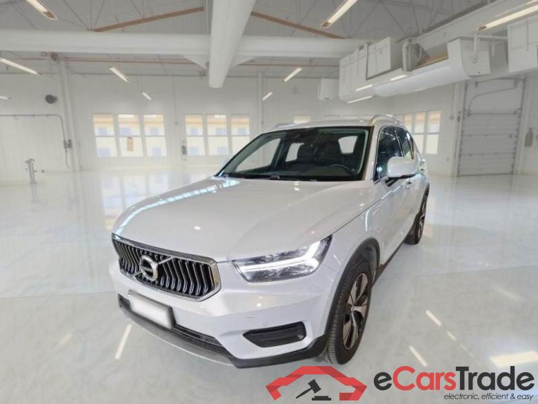 Volvo 235 VOLVO XC40 / 2017 / 5P / SUV T4 PLUG-IN HYBRID AUTO RECH INSCRIP EXPR #1