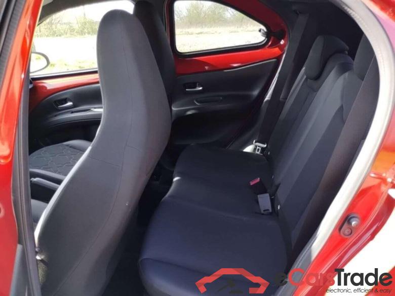 TOYOTA Aygo X 1.0 VVT-i S-CVT Envy #5