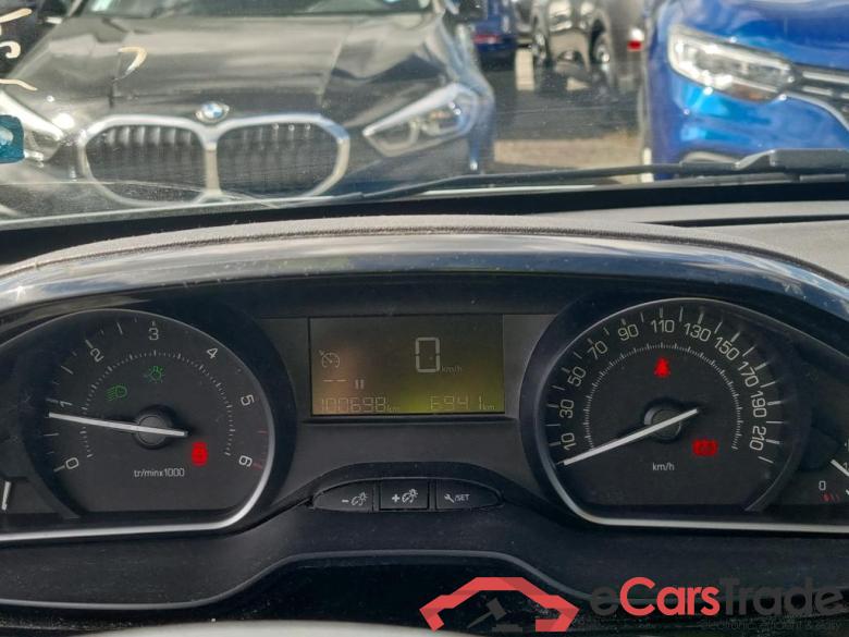 Peugeot BlueHDi 100 S&S PREMIUM PEUGEOT 208 Affaire VU 5p Berline BlueHDi 100 S&S PREMIUM #6