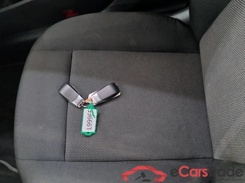 Mercedes CLA SB '19 Mercedes-Benz CLA Shooting Brake CLA 180 DCT Business Solution 5d #4