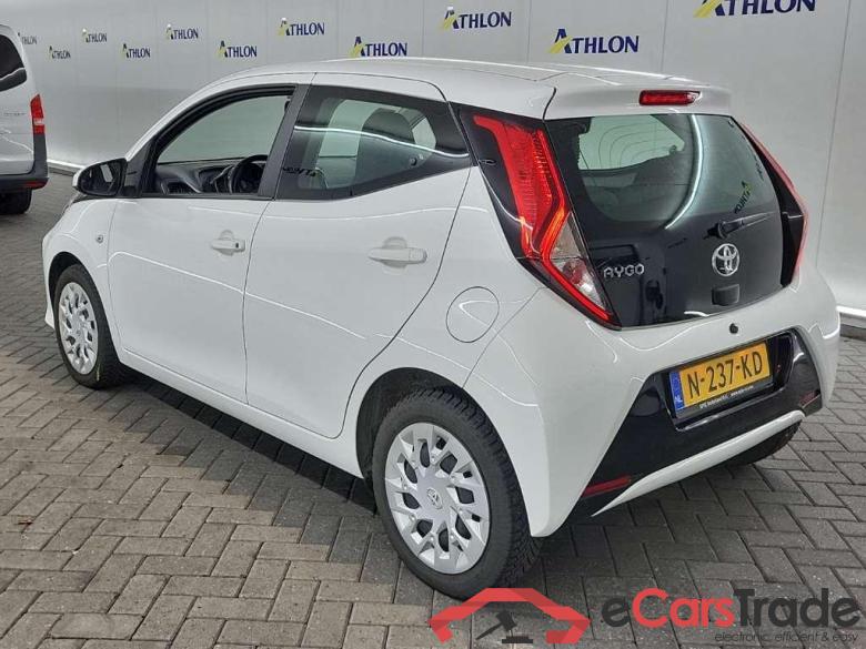 TOYOTA Aygo 1.0 VVT-i x-play 5D 53kW #4