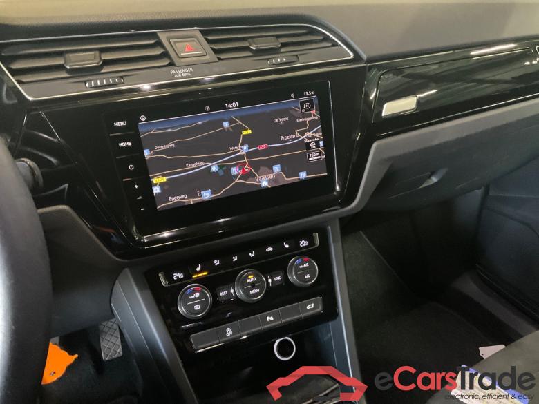 VOLKSWAGEN TOURAN 1.5 TSI Comf.lBns 7p #5