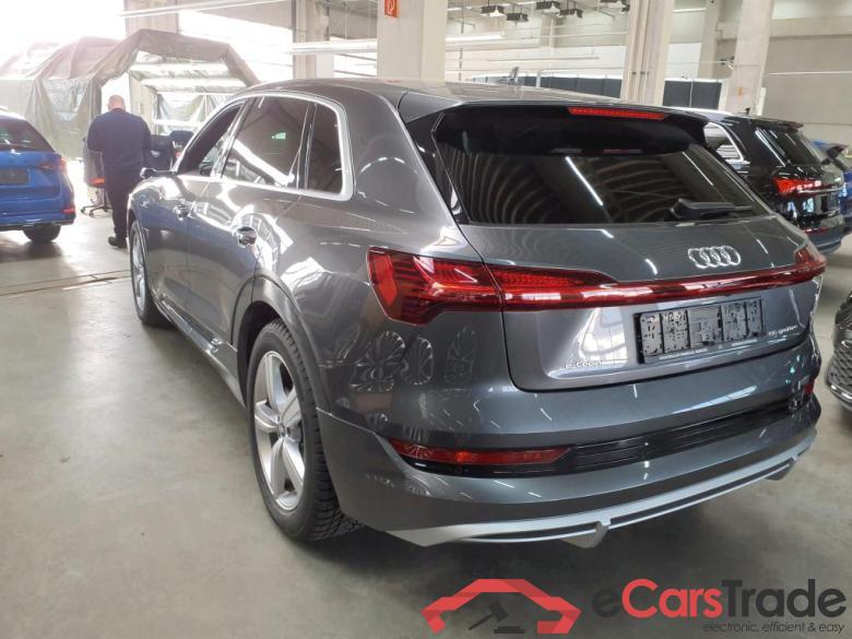 Audi 55 quattro S line E-tron #3