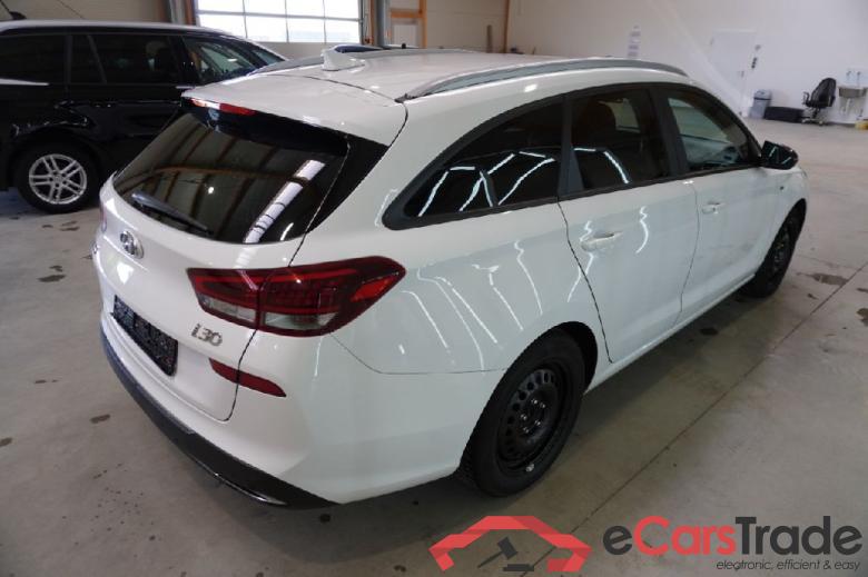 Hyundai i30 Wagon ´16 i30 cw Edition 30+ Mild-Hybrid 1.5 T-GDI 118KW AT7 E6d #4