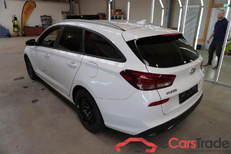 Hyundai i30 Wagon ´16 i30 cw Edition 30+ Mild-Hybrid 1.5 T-GDI 118KW AT7 E6d #5