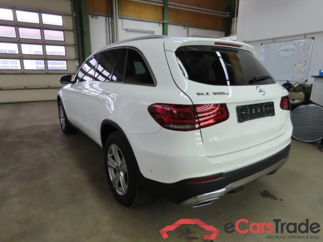 Mercedes GLC ´15 GLC -Klasse GLC 300 e 4Matic (253.953) 2.0 235KW AT9 E6d #3