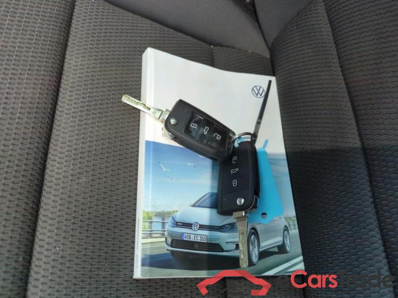 VOLKSWAGEN e-Golf  #6