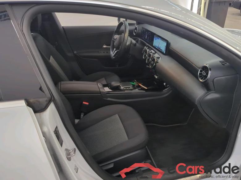 Mercedes CLA '19 Mercedes-Benz CLA CLA 180 DCT Business Solution 4d #3